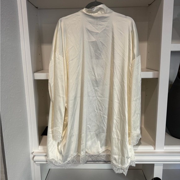 Skims Bridal Robe - Picture 6 of 6